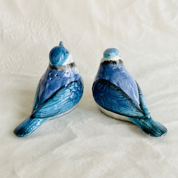 Porcelain Blue Jay Salt and Pepper Shakers - Picture 5 of 14